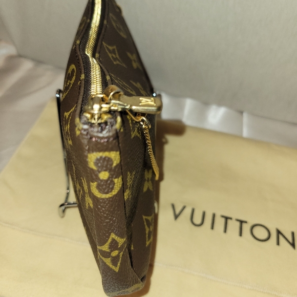 EUC Authentic Louis Vuitton Monogram POUCHETTE - Picture 5 of 11